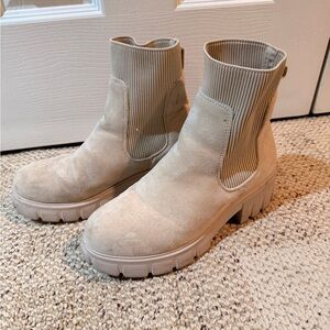 Chelsea Boots Cream/Off-white Suede Women's Size 8